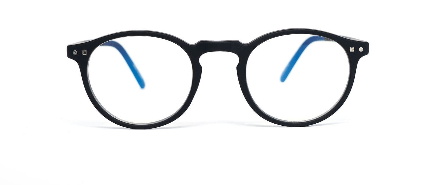 Black model 4 reading glasses front